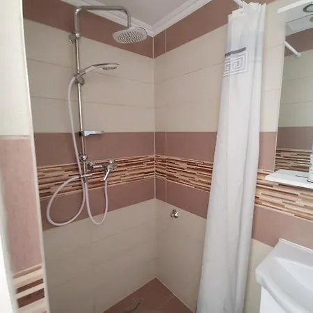 Ezuestfenyo Vendeghaz Guest house Sarospatak
