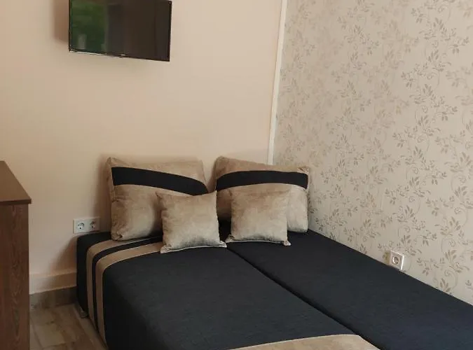 Ezuestfenyo Vendeghaz