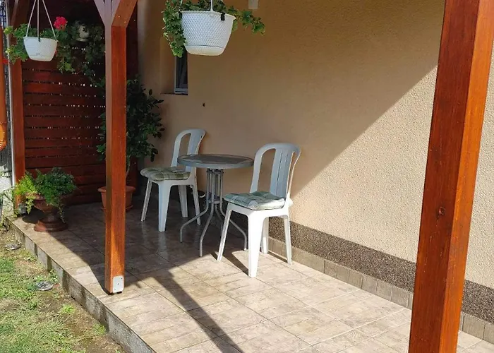 Ezuestfenyo Vendeghaz Gasthof